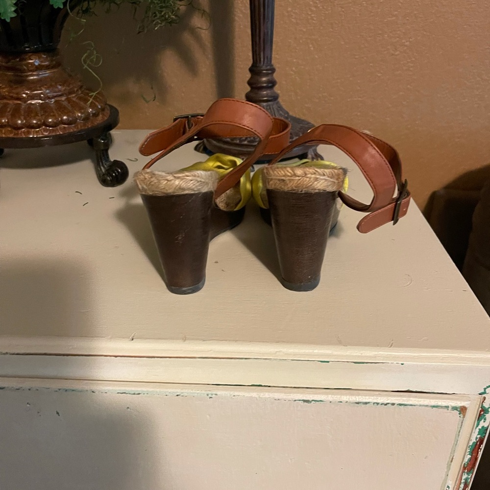 Sandals - Picture 3 of 3